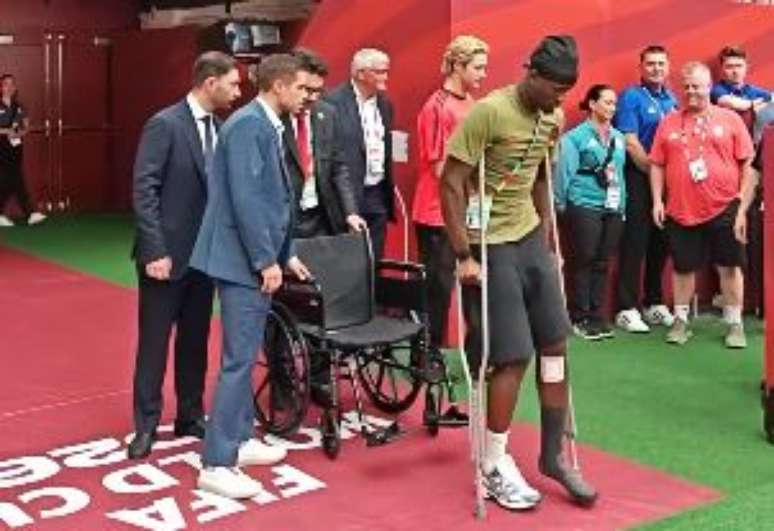 Kone &eacute; ovacionado pelos torcedores nesta quarta-feira