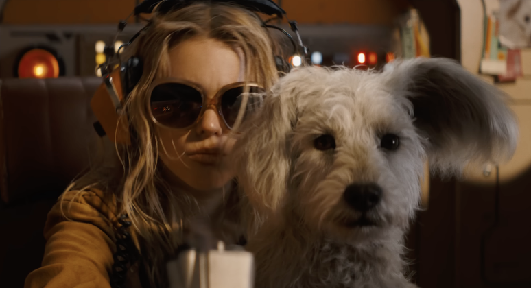 Krypto volta a roubar a cena no longa ao lado da Supergirl
