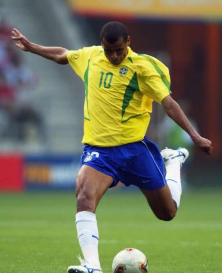 Rivaldo foi camisa 10 da Sele&ccedil;&atilde;o na conquista do penta