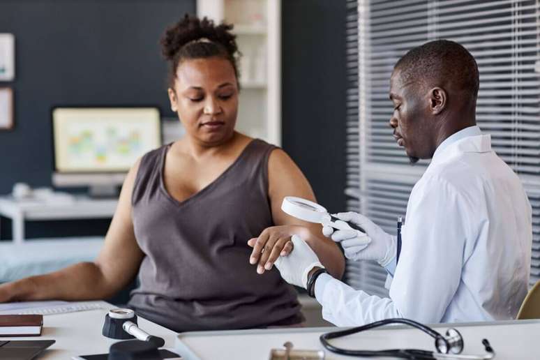 O ideal &eacute; manter a regi&atilde;o com bolha protegida e procurar orienta&ccedil;&atilde;o m&eacute;dica 