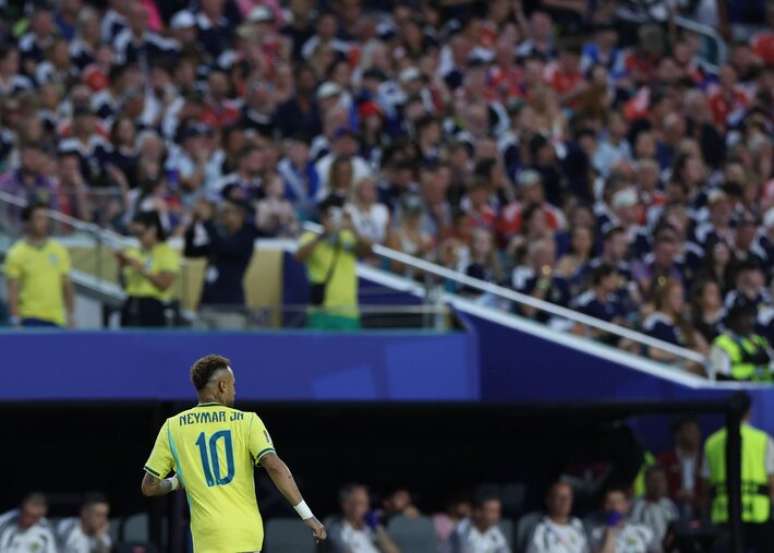 Neymar voltou a defender a sele&ccedil;&atilde;o brasileira ap&oacute;s 981 dias
