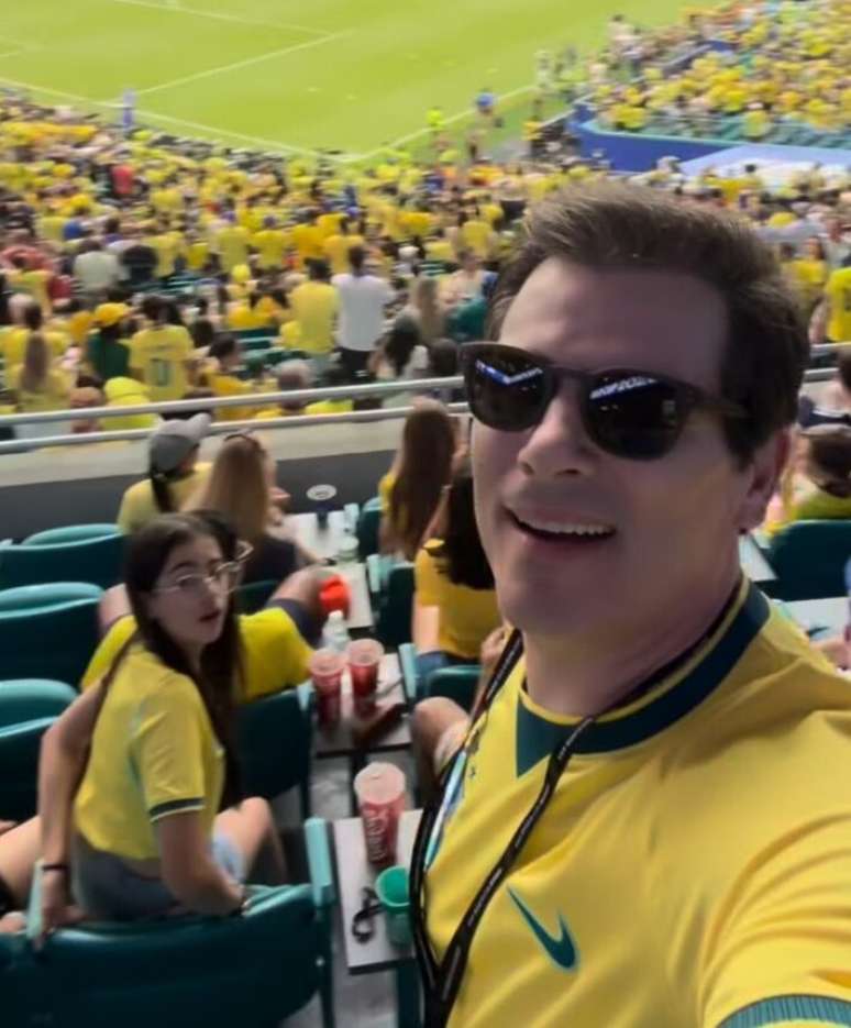 Celso Portiolli tem acompanhado e assistido aos jogos da Sele&ccedil;&atilde;o Brasileira na Copa do Mundo