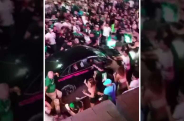 Reprodu&ccedil;&atilde;o de v&iacute;deo - Legenda: Motorista avan&ccedil;ou sobre multid&atilde;o que celebrava vit&oacute;ria sobre o M&eacute;xico