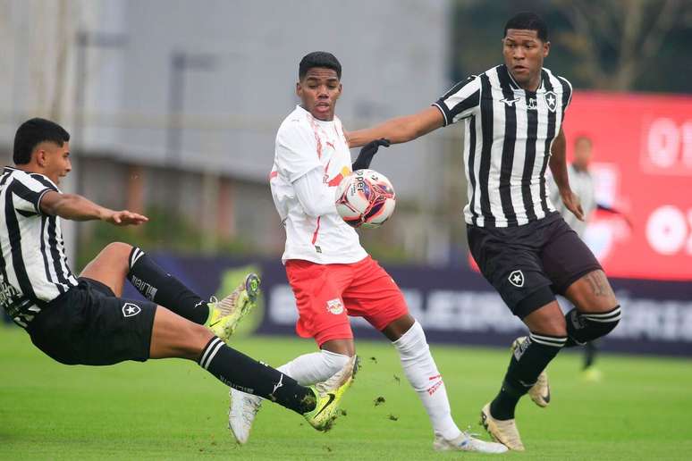 Botafogo est&aacute; classificado &agrave;s quartas de final do Brasileiro Sub-20 &ndash;