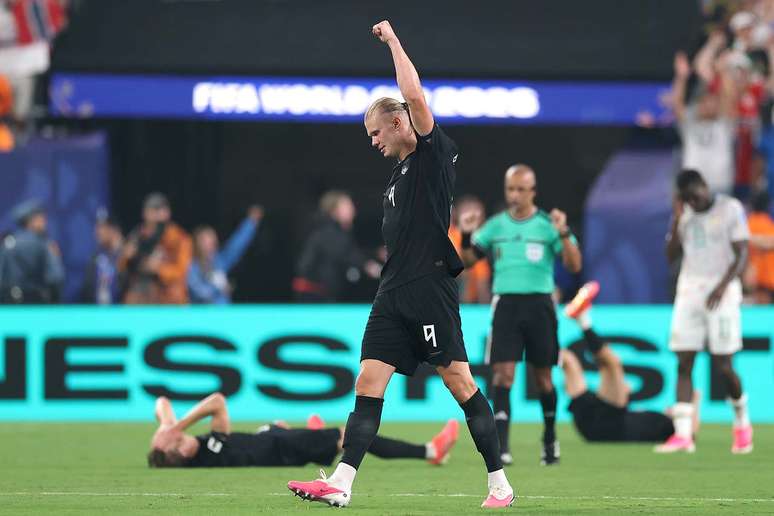 Gols de Haaland ajudaram a Noruega a se classificar antecipadamente &agrave; fase de mata-mata da Copa do Mundo &ndash;