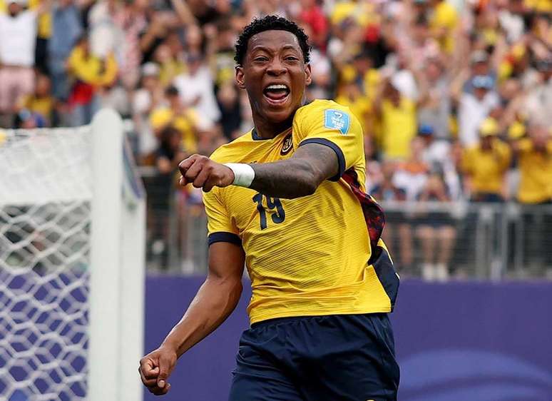 Plata comemora seu gol contra a Alemanha &ndash;
