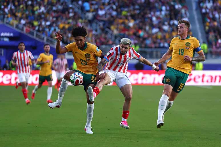 Austr&aacute;lia avan&ccedil;ou na Copa e Paraguai fica no aguardo de outros resultados &ndash;