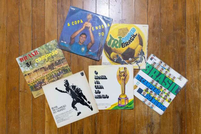 LPs sobre conquistas do Brasil na Copa do Mundo est&atilde;o dispon&iacute;veis para audi&ccedil;&atilde;o no Casar&atilde;o do Vinil