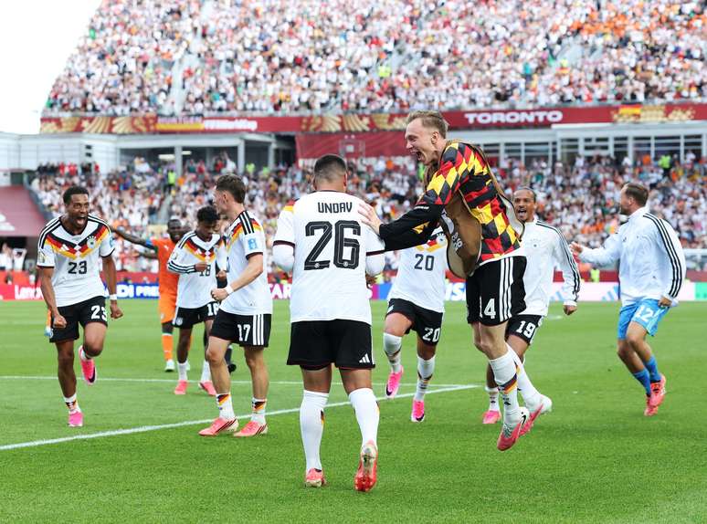 Alemanha durante jogo contra a Costa do Marfim 
