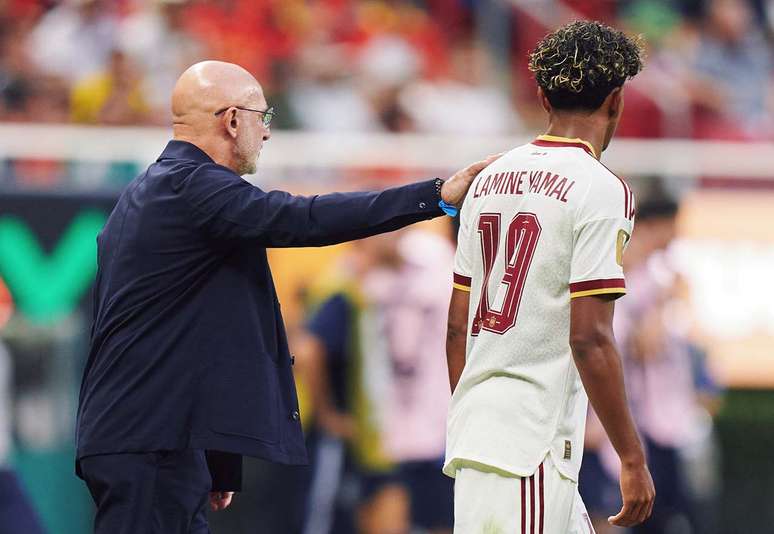 Comandante da Espanha criticou o excesso de faltas e teme perder jogadores por les&atilde;o &ndash;