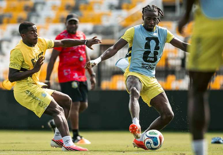Congoleses finalizam os trabalhos para o duelo que pode levar&nbsp; sele&ccedil;&atilde;o para a segunda fase.