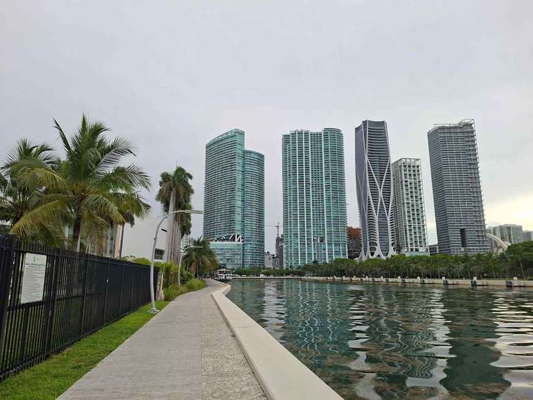 Poderia ser a Lagoa de Marapendi. Mas &eacute; Miami &ndash;&nbsp;