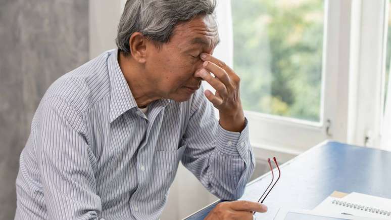 A exaust&atilde;o por defici&ecirc;ncia de vitamina B12 pode surgir antes de altera&ccedil;&otilde;es significativas na hemoglobina, justamente pelo impacto da vitamina no metabolismo energ&eacute;tico das mitoc&ocirc;ndrias &ndash; depositphotos.com / coffeekai