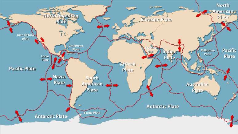 Tanto o&nbsp;terremoto&nbsp;quanto o&nbsp;tsunami&nbsp;resultam da mesma din&acirc;mica de placas tect&ocirc;nicas._depositphotos.com / blueringmedia
