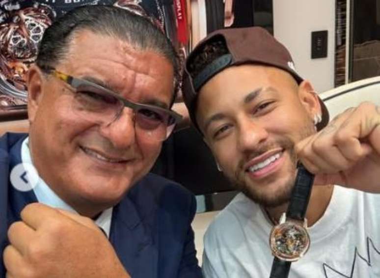 Neymar mostra seu mais novo rel&oacute;gio