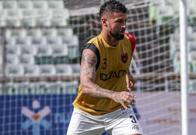 Fam&iacute;lia do zagueiro argentino Lucas Trejo estava em um pr&eacute;dio que desabou ap&oacute;s os fortes sismos &ndash; Divulga&ccedil;&atilde;o/Mar&iacute;timo La Guaira