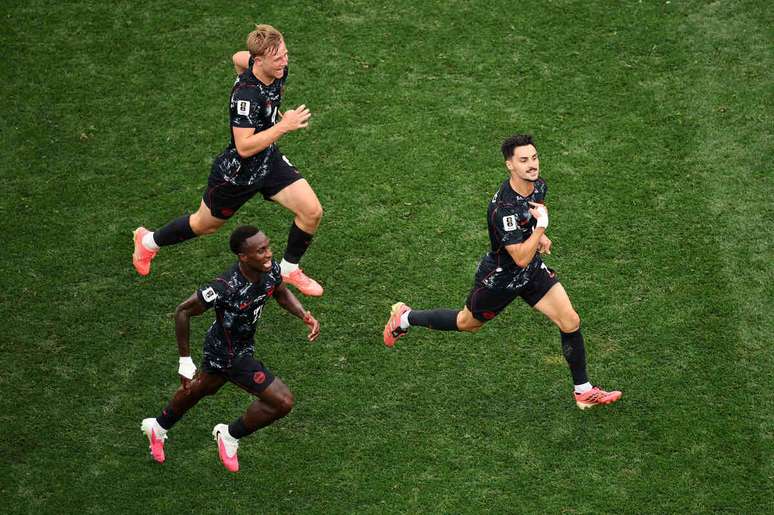 Eust&aacute;qui marcou o gol da classifica&ccedil;&atilde;o do Canad&aacute; sobre a &Aacute;frica do Sul &ndash;