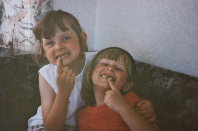 Helen e Gemma passaram boa parte da vida sem saber que haviam sido concebidas com a ajuda de um doador. A descoberta s&oacute; veio quando se aproximavam dos 30 anos