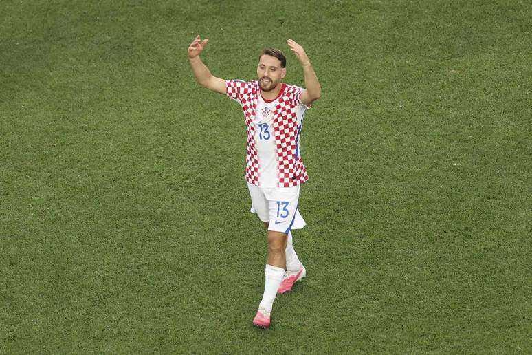 Nikola Vlasic celebrou o gol marcado diante de Gana &ndash;