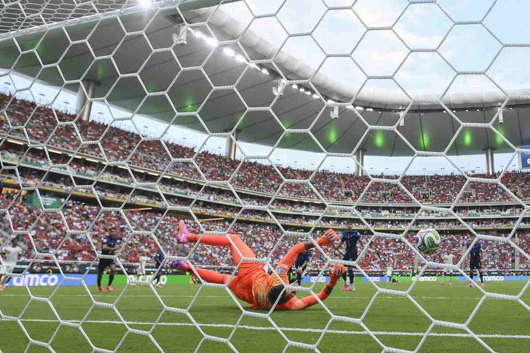 Muslera n&atilde;o teve grandes atua&ccedil;&otilde;es no Mundial 2026 &ndash;