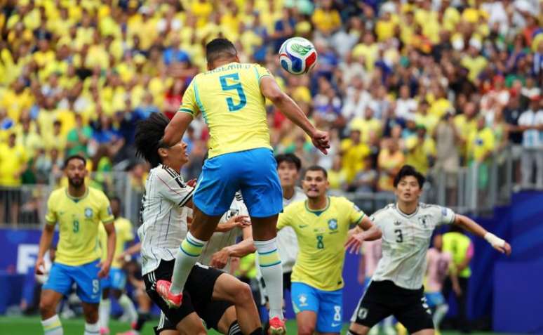 Casemiro empatou de cabe&ccedil;a no segundo tempo, ap&oacute;s m&aacute; atua&ccedil;&atilde;o na etapa inicial, e iniciou virada do Brasil contra o Jap&atilde;o.