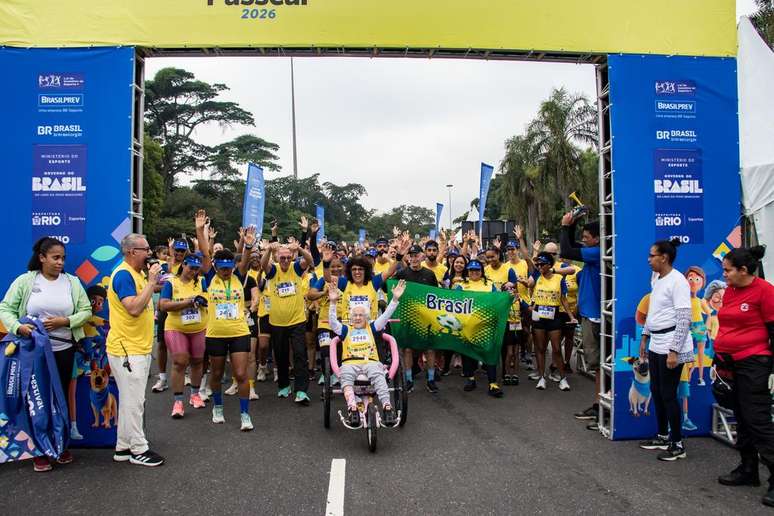 Dona Terezinha em seu triciclo&nbsp;(M&aacute;rcio de Miranda / Festival Vamos Passear)