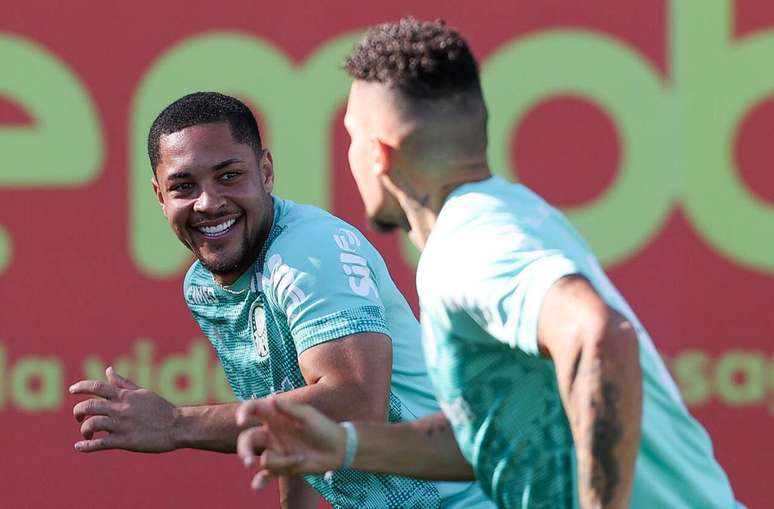 Vitor Roque cumpre cronograma de recupera&ccedil;&atilde;o no Palmeiras &ndash;