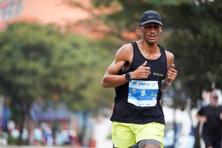 Aneilton Silva do Nascimento, campe&atilde;o dos 10 km (Fernanda Paradizo / HT Sport)