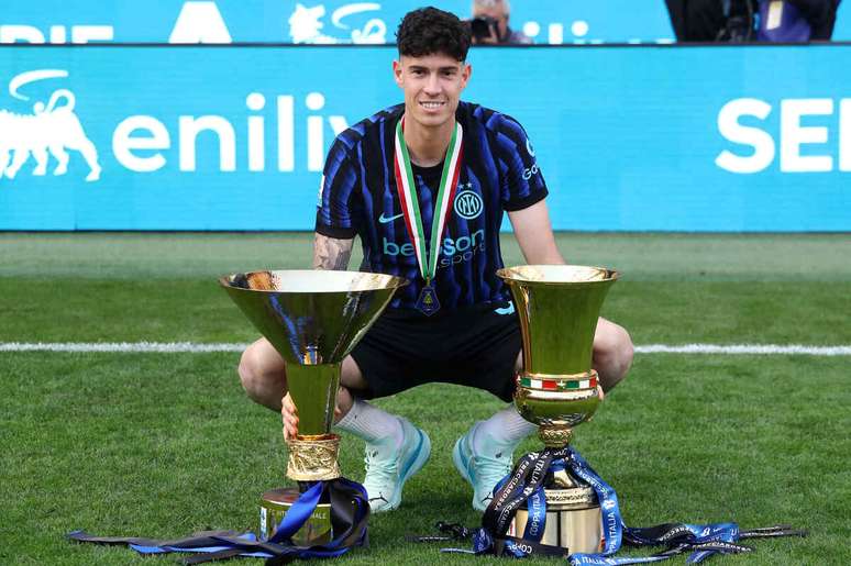 Alessandro Bastoni venceu o Campeonato Italiano e a Copa da It&aacute;lia com a camisa da Inter na &uacute;ltima temporada &ndash;