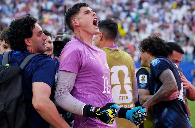 Goleiro paraguaio Orlando Gill foi um dos her&oacute;is da partida