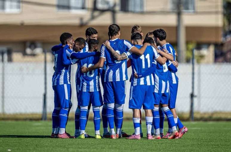Pelo Catarinense Sub-20, Ava&iacute; meteu 5 a 0 no Brusque &ndash;