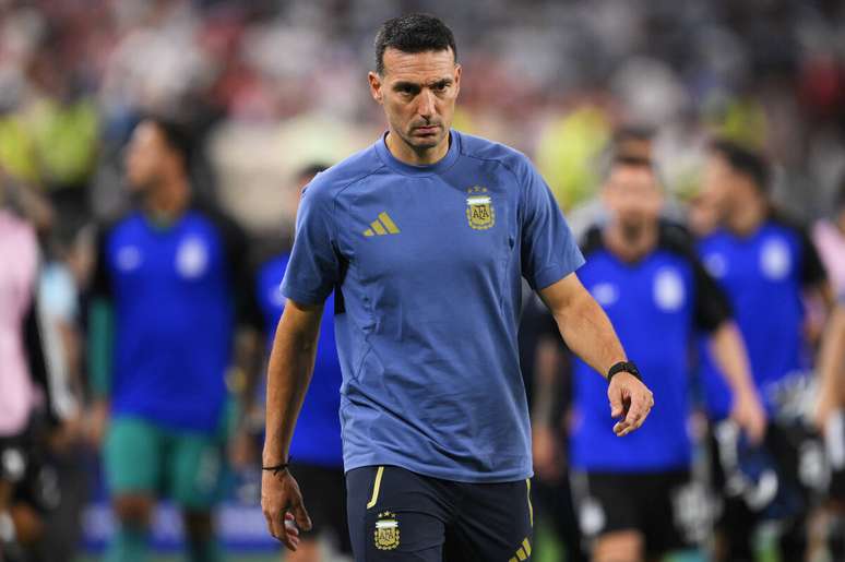 Scaloni est&aacute; pr&oacute;ximo do cent&eacute;simo jogo pela Albiceleste &ndash;