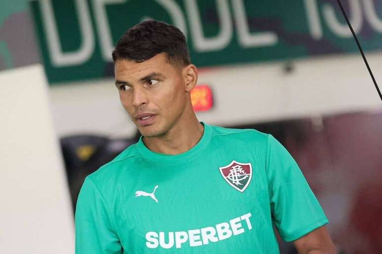 Zagueiro j&aacute; treinou com os companheiros &ndash;