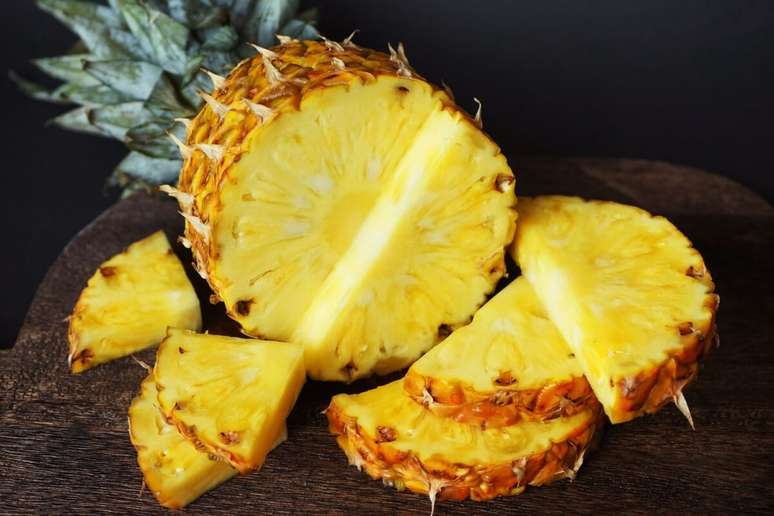 A vitamina C do abacaxi melhora a absor&ccedil;&atilde;o de ferro pelo organismo 