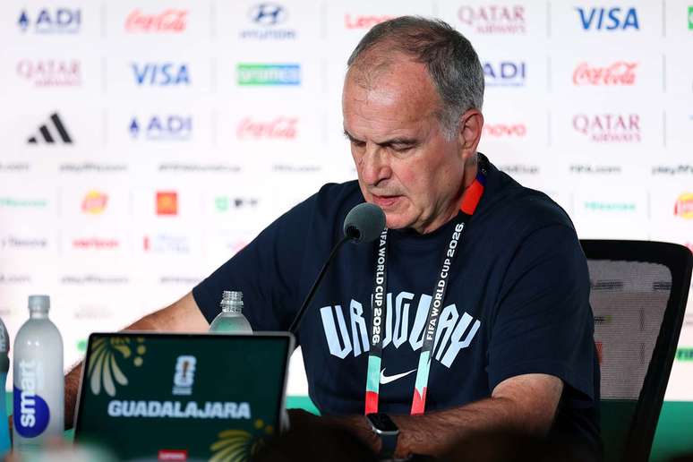 Bielsa n&atilde;o deve seguir no comando do Uruguai &ndash;