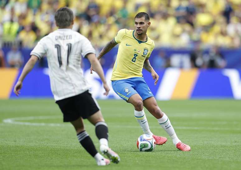 Bruno Guimar&atilde;es em a&ccedil;&atilde;o durante Brasil x Jap&atilde;o, em Houston &ndash;