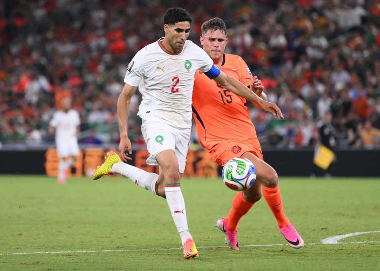 Hakimi durante o empate do Marrocos com a Holanda 