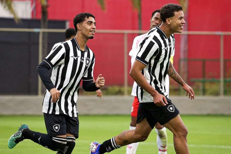 Botafogo goleou o Red Bull Bragantino por 5 a 2 na &uacute;ltima rodada do BR Sub-20 &ndash;