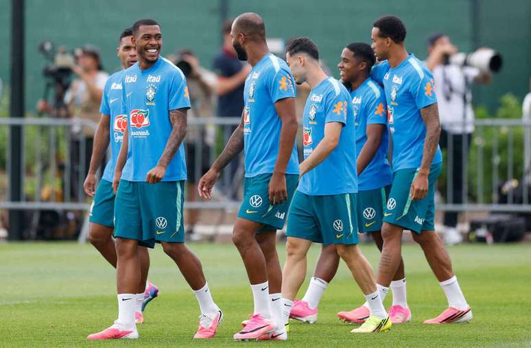 Brasil tem treino descontra&iacute;do ap&oacute;s vit&oacute;ria contra o Jap&atilde;o &ndash;