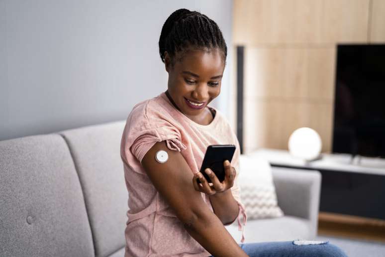Manter os n&iacute;veis de a&ccedil;&uacute;car no sangue sob controle ajuda a evitar danos aos vasos sangu&iacute;neos do f&iacute;gado 