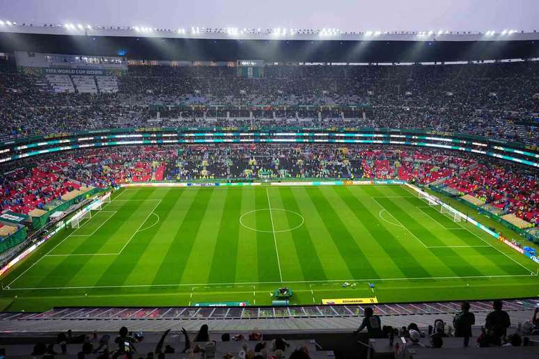 Estadio Azteca ser&aacute; o palco do duelo entre M&eacute;xico e Inglaterra &ndash;