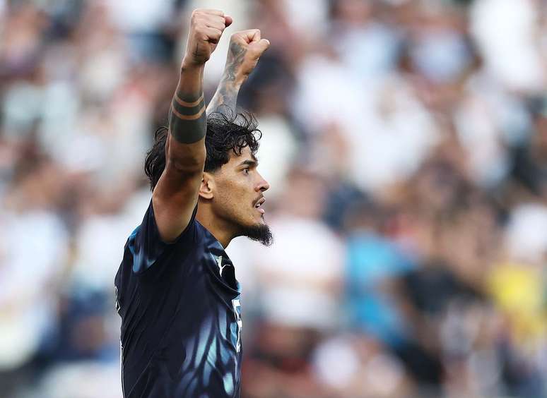 Gustavo G&oacute;mez &eacute; um dos pilares do Paraguai na Copa do Mundo &ndash;