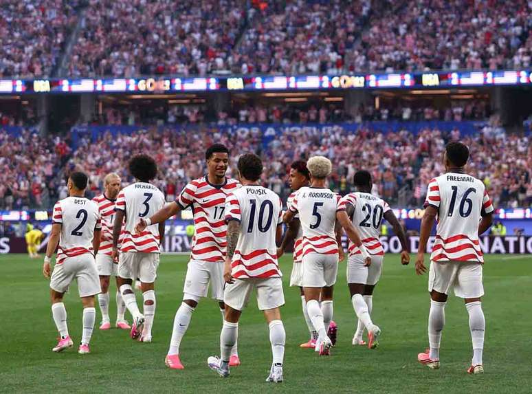 Chefe da Nasa promete levar bola de futebol &agrave; Lua se EUA ganharem a Copa do Mundo &ndash;