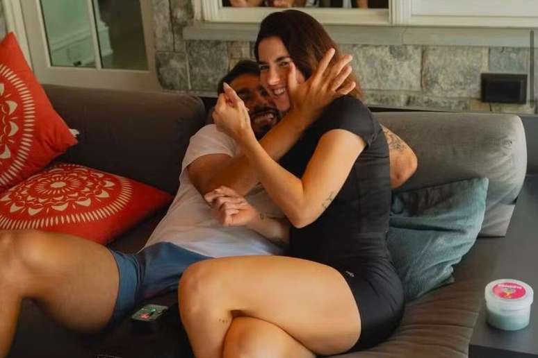 Esposa de Paquet&aacute; mostra recupera&ccedil;&atilde;o do atleta nos EUA &ndash;