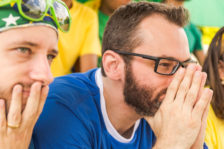 Palpita&ccedil;&otilde;es, aperto no peito e respira&ccedil;&atilde;o acelerada est&atilde;o entre os sintomas comuns da ansiedade durante os jogos 