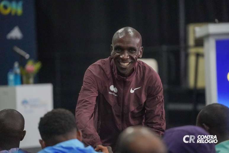 Kipchoge hoje divide o tempo de treino com suas fun&ccedil;&otilde;es no Comit&ecirc; Ol&iacute;mpico do Qu&ecirc;nia e a gest&atilde;o da&nbsp;Eliud Kipchoge Foundation (Foto: Fernanda Paradizo)