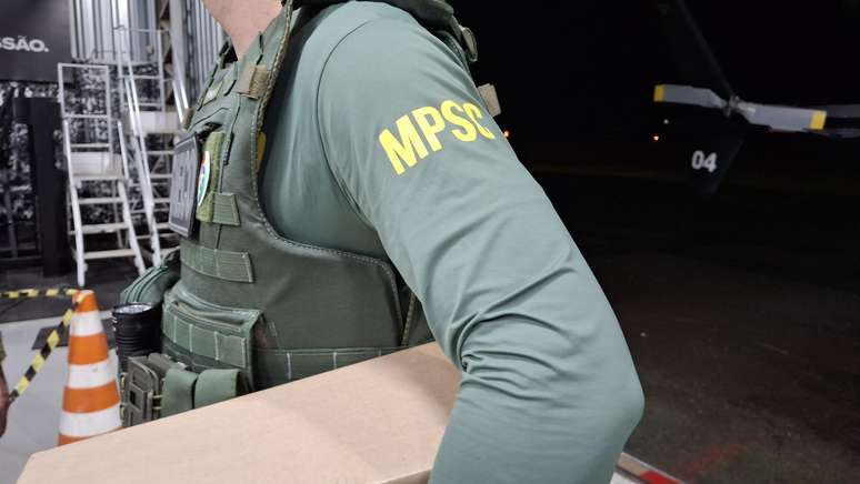 PCC &eacute; alvo de mais de 300 mandados em megaopera&ccedil;&atilde;o do MPSC em seis estados