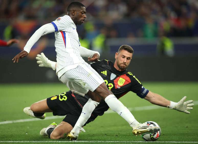 Unai Sim&oacute;n em campo pela sele&ccedil;&atilde;o da Espanha &ndash;