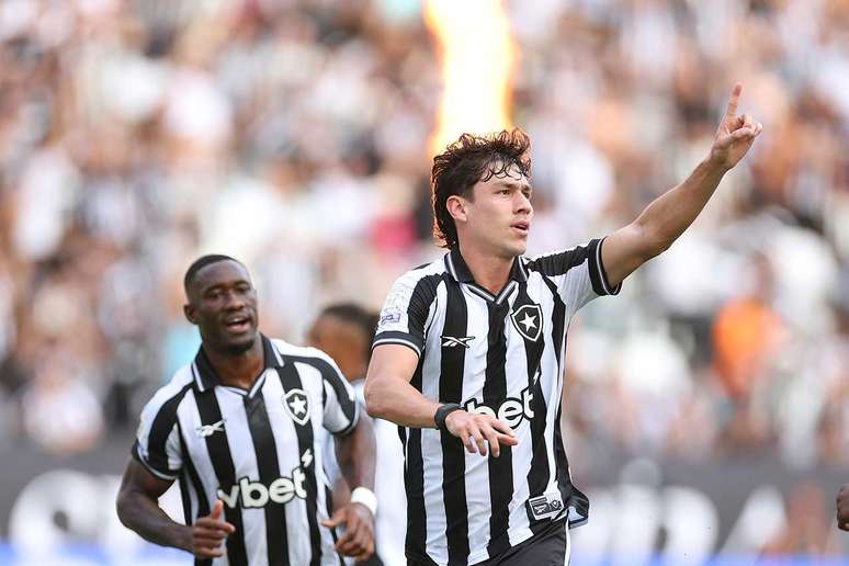 Ferraresi comemora seu &uacute;nico gol pelo Botafogo at&eacute; aqui &ndash;