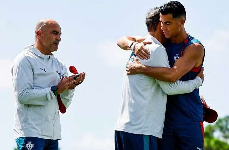 CR7 consola Ricardo Carvalho ap&oacute;s a perda do pai &ndash;